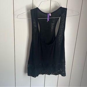 LF Emma & Sam lace trim cropped racer tank